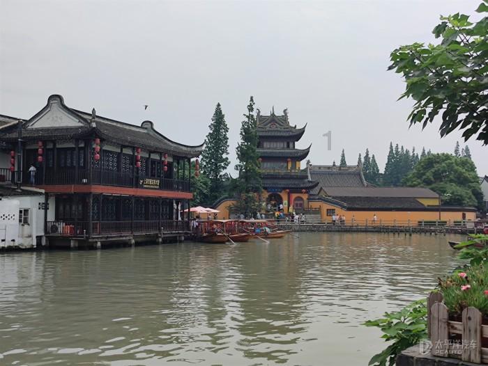实拍旅顺口退役潜艇，艇内夏天温度高达50度，看看潜艇内部结构环境是什么样的